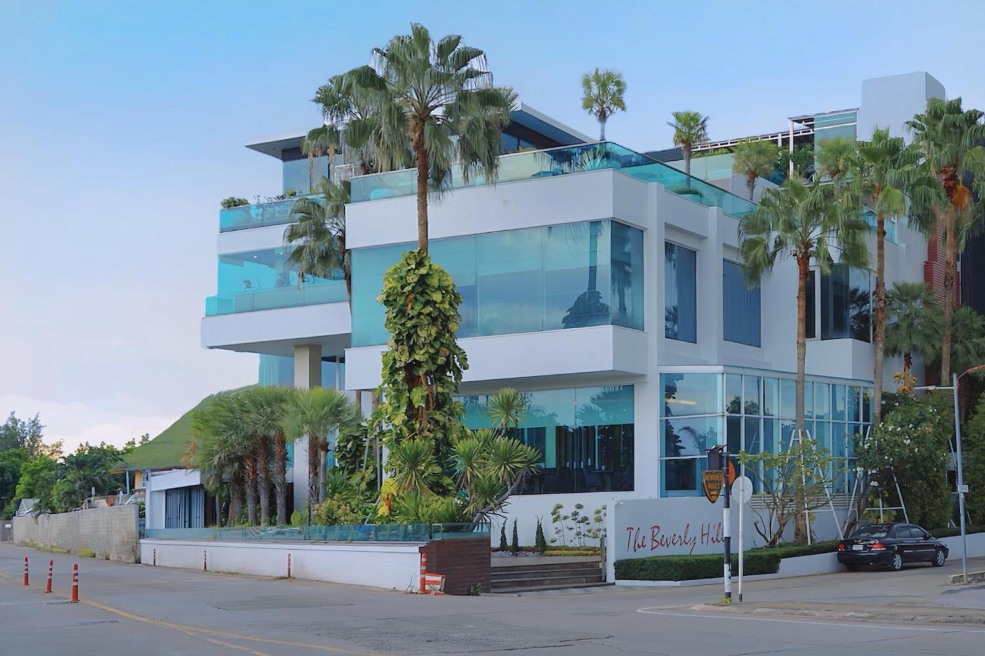 The Beverly Hills Hotel Nakhon Ratchasima Exterior photo