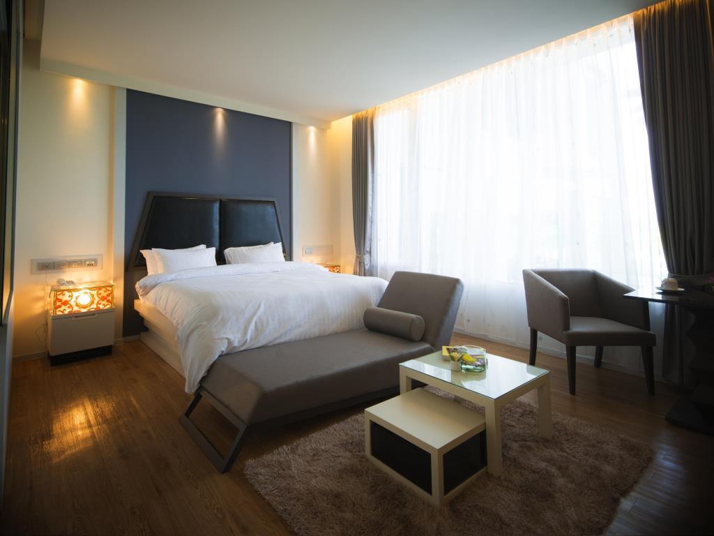 The Beverly Hills Hotel Nakhon Ratchasima Exterior photo